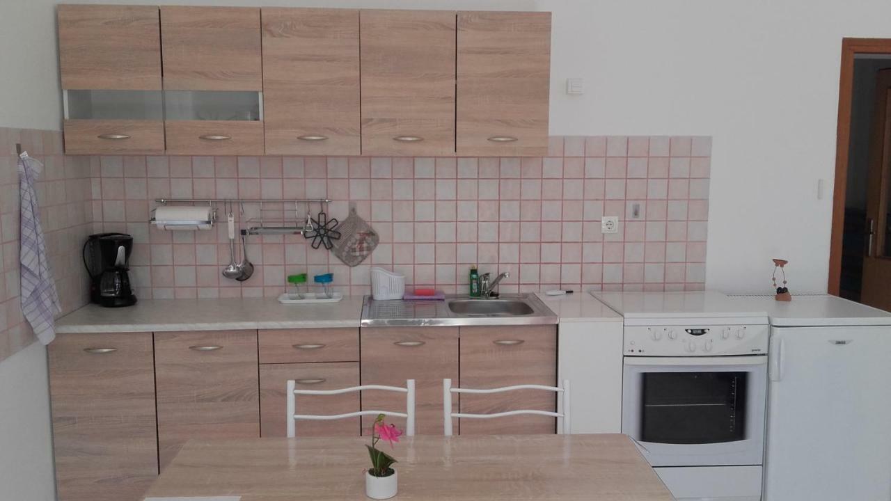 Apartman Lana บานโจเล ภายนอก รูปภาพ